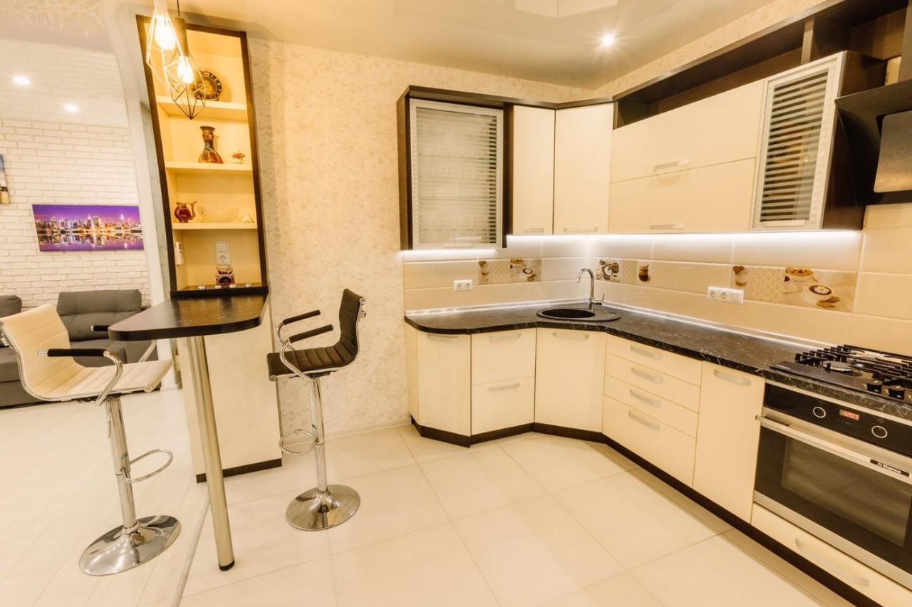 Center Apartments Zarechny Residential Complex 수미 외부 사진